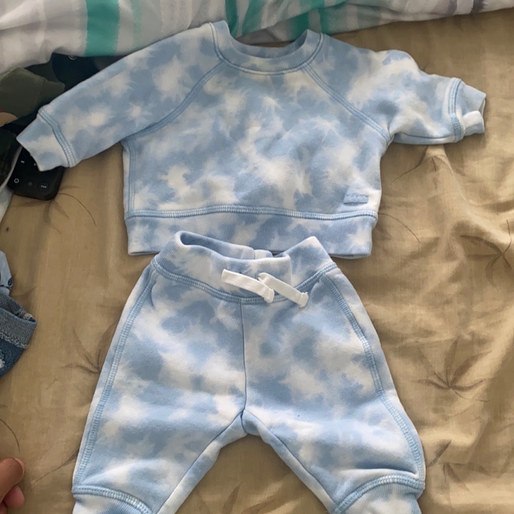baby gap sweat suit